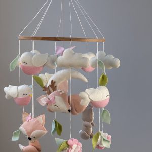 تعليقة الغزالة النائمة والطيور