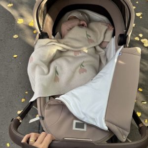 بطانية أطفال (توليب-أوف وايت)